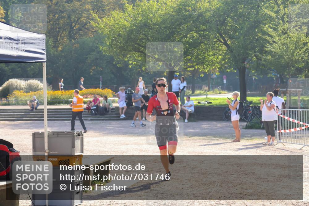 08.09.2024 - Stadtparktriathlon Luisa Fischer http://msf.ph/oto/7031746 08.09.2024 09:41:20 Ziel 39 meine-sportfotos.de