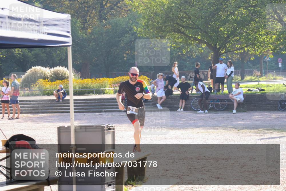 08.09.2024 - Stadtparktriathlon Luisa Fischer http://msf.ph/oto/7031778 08.09.2024 09:41:33 Ziel 29, 31 meine-sportfotos.de