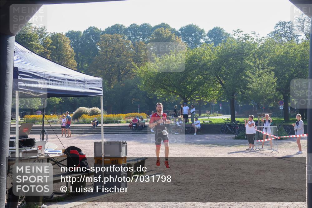 08.09.2024 - Stadtparktriathlon Luisa Fischer http://msf.ph/oto/7031798 08.09.2024 09:41:38 Ziel 29, 41 meine-sportfotos.de
