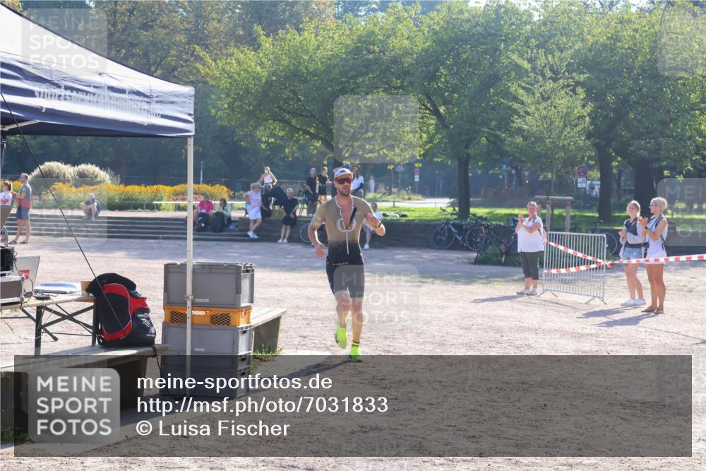 08.09.2024 - Stadtparktriathlon Luisa Fischer http://msf.ph/oto/7031833 08.09.2024 09:42:00 Ziel 44, 47, 78 meine-sportfotos.de