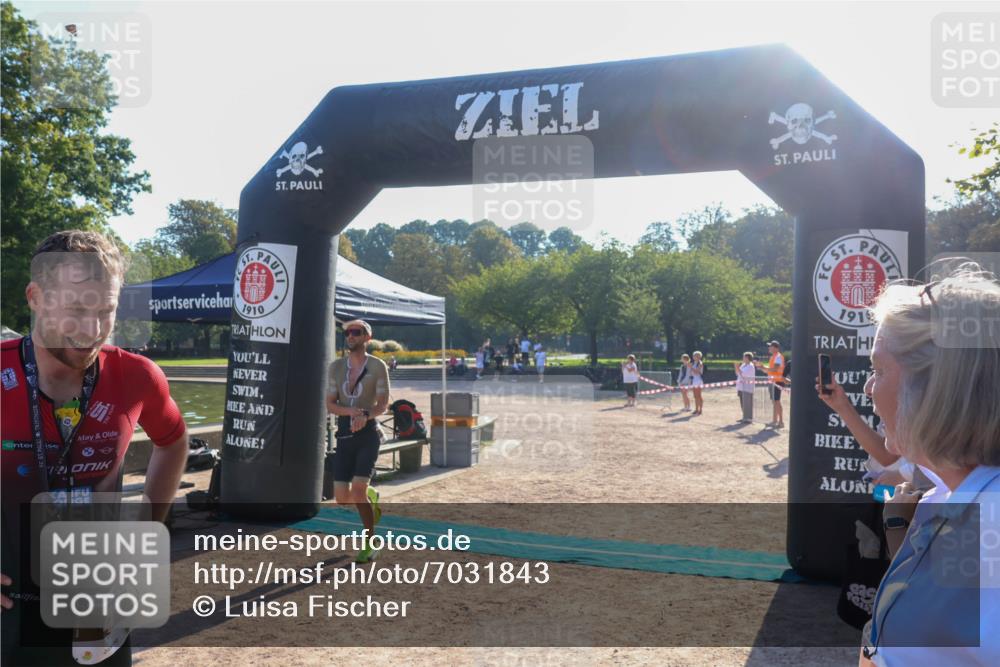 08.09.2024 - Stadtparktriathlon Luisa Fischer http://msf.ph/oto/7031843 08.09.2024 09:42:02 Ziel 44 meine-sportfotos.de