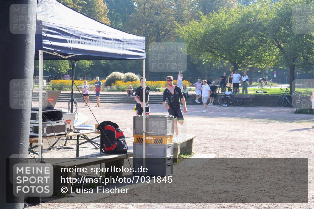 08.09.2024 - Stadtparktriathlon Luisa Fischer http://msf.ph/oto/7031845 08.09.2024 09:42:08 Ziel 44, 76, 85 meine-sportfotos.de