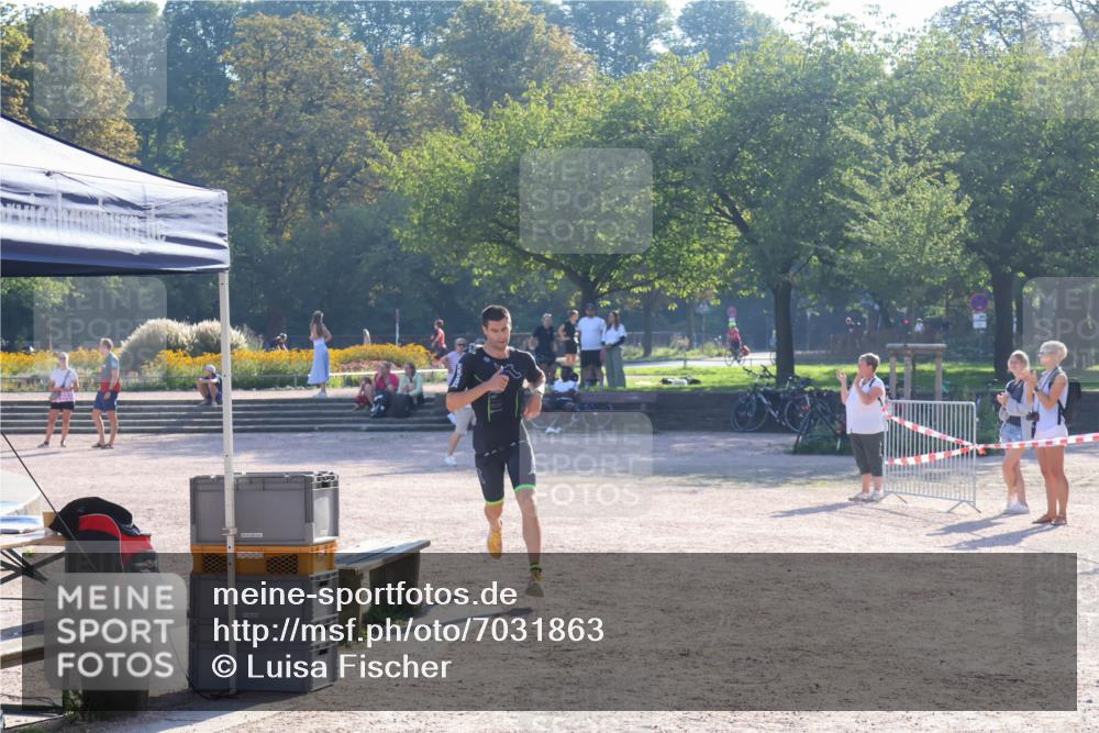 08.09.2024 - Stadtparktriathlon Luisa Fischer http://msf.ph/oto/7031863 08.09.2024 09:42:20 Ziel 75 meine-sportfotos.de