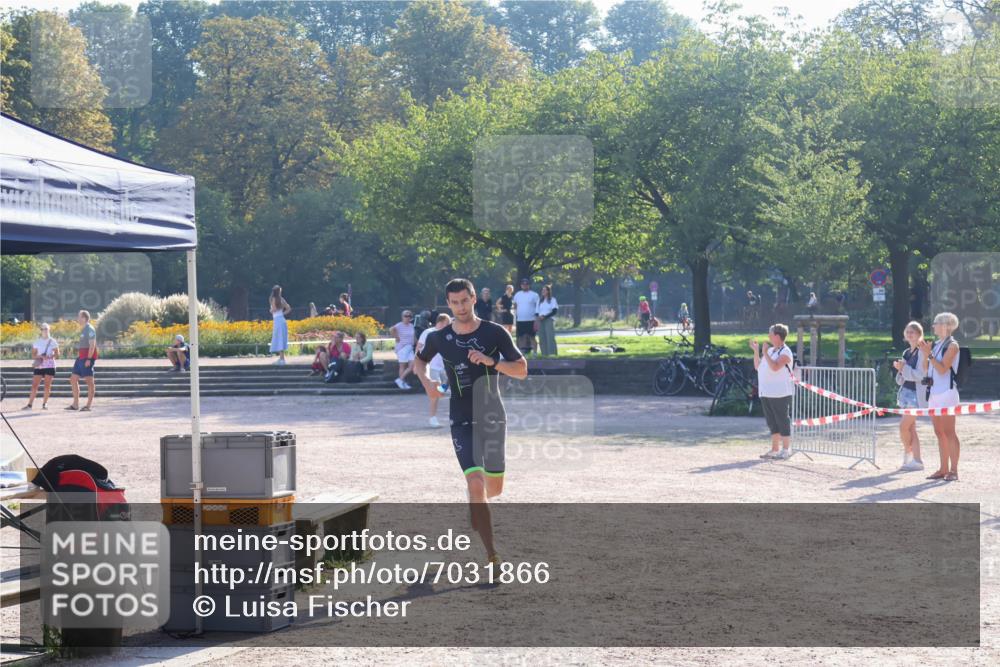 08.09.2024 - Stadtparktriathlon Luisa Fischer http://msf.ph/oto/7031866 08.09.2024 09:42:21 Ziel 75 meine-sportfotos.de