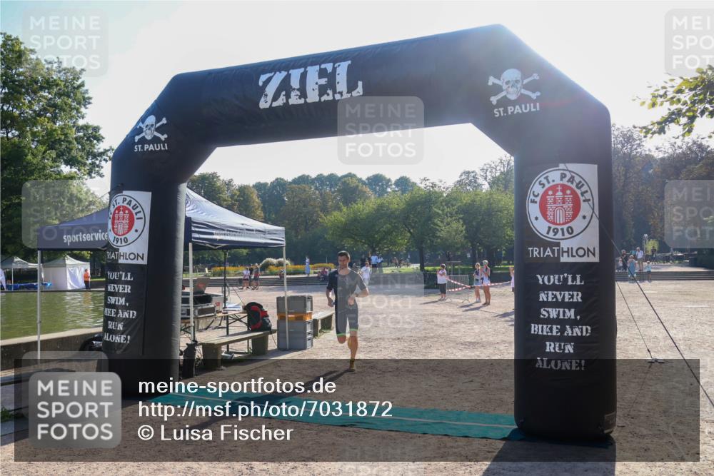 08.09.2024 - Stadtparktriathlon Luisa Fischer http://msf.ph/oto/7031872 08.09.2024 09:42:22 Ziel 75 meine-sportfotos.de