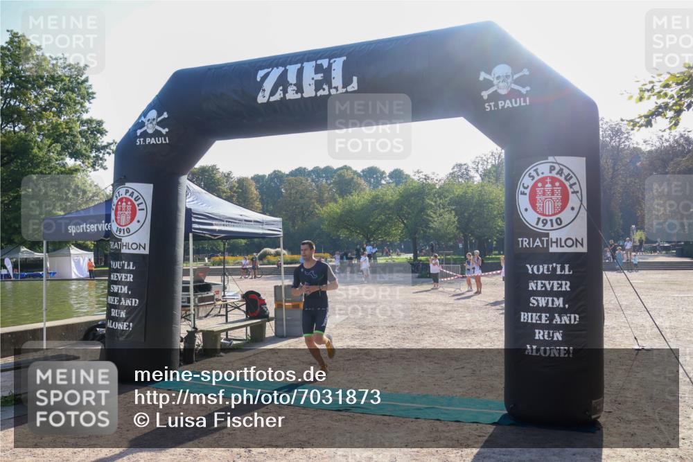 08.09.2024 - Stadtparktriathlon Luisa Fischer http://msf.ph/oto/7031873 08.09.2024 09:42:22 Ziel 75 meine-sportfotos.de