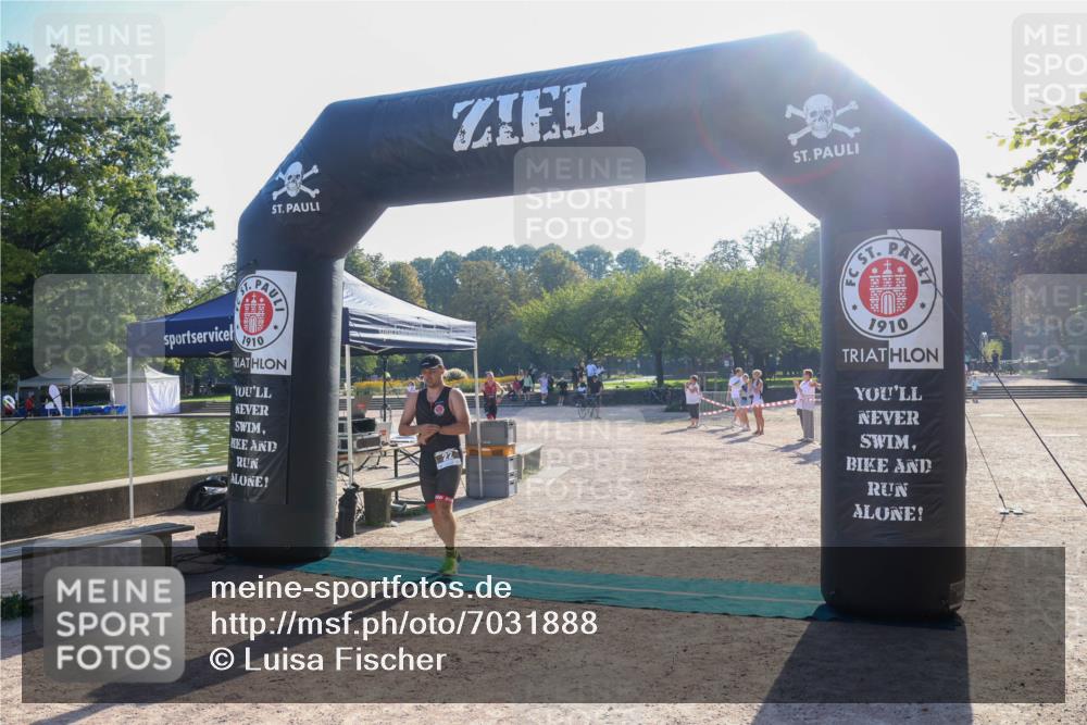 08.09.2024 - Stadtparktriathlon Luisa Fischer http://msf.ph/oto/7031888 08.09.2024 09:42:30 Ziel 22, 32, 40 meine-sportfotos.de