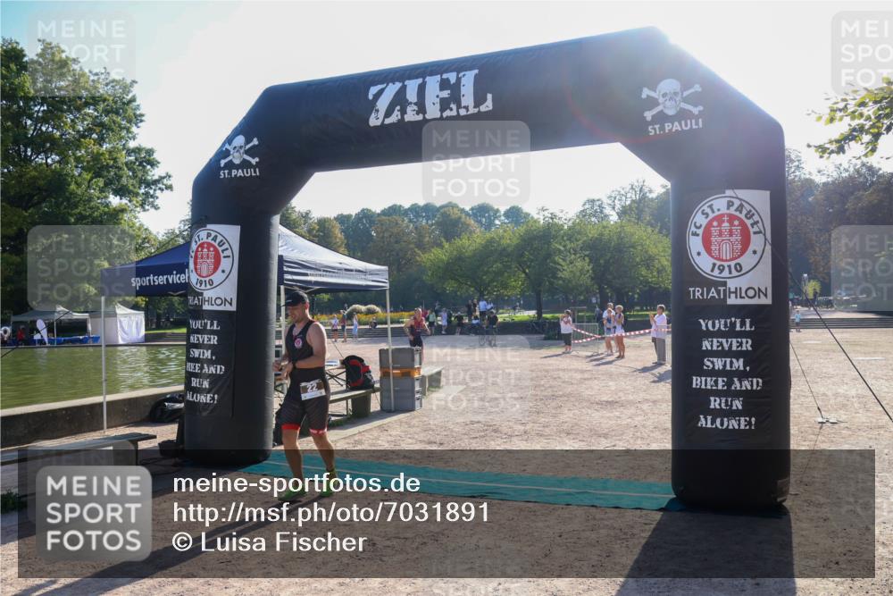 08.09.2024 - Stadtparktriathlon Luisa Fischer http://msf.ph/oto/7031891 08.09.2024 09:42:30 Ziel 22, 32, 40 meine-sportfotos.de
