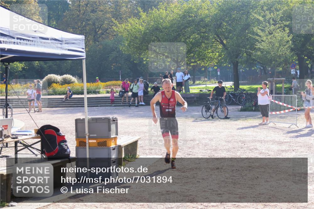 08.09.2024 - Stadtparktriathlon Luisa Fischer http://msf.ph/oto/7031894 08.09.2024 09:42:32 Ziel 22, 32, 40 meine-sportfotos.de