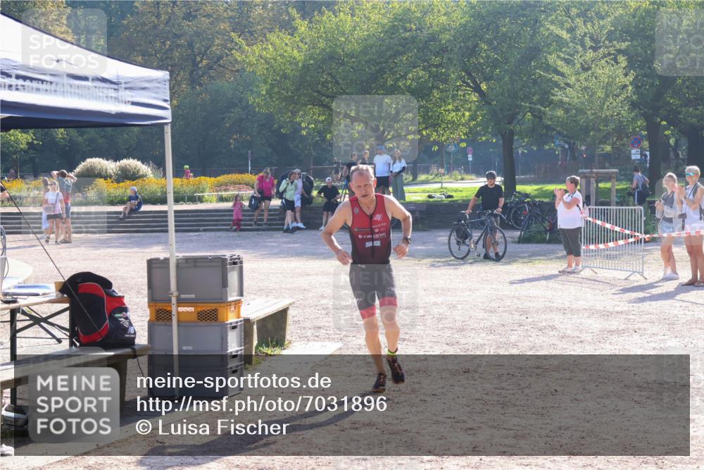 08.09.2024 - Stadtparktriathlon Luisa Fischer http://msf.ph/oto/7031896 08.09.2024 09:42:32 Ziel 22, 32, 40 meine-sportfotos.de