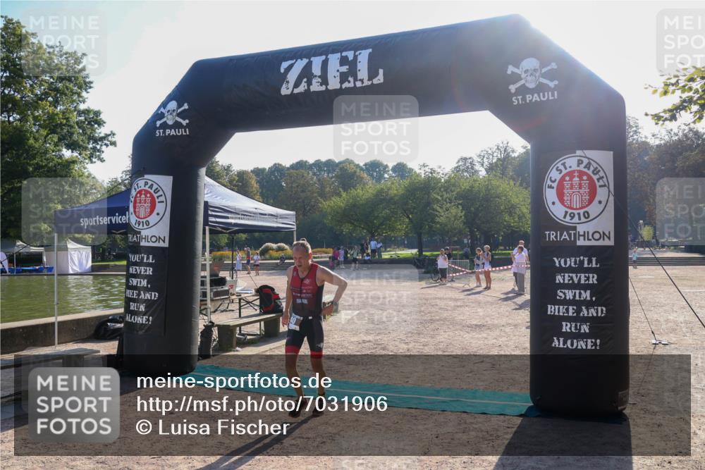 08.09.2024 - Stadtparktriathlon Luisa Fischer http://msf.ph/oto/7031906 08.09.2024 09:42:34 Ziel 22, 32, 40 meine-sportfotos.de