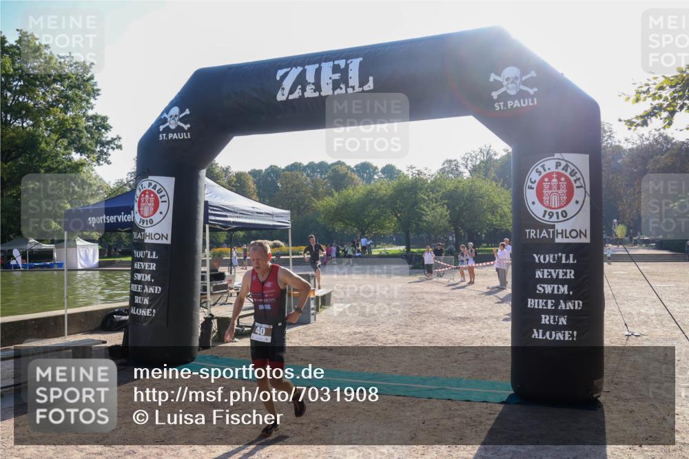 08.09.2024 - Stadtparktriathlon Luisa Fischer http://msf.ph/oto/7031908 08.09.2024 09:42:34 Ziel 22, 32, 40 meine-sportfotos.de