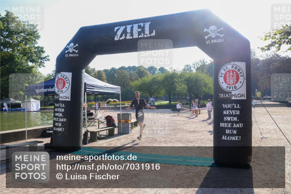 08.09.2024 - Stadtparktriathlon Luisa Fischer http://msf.ph/oto/7031916 08.09.2024 09:42:36 Ziel 22, 32, 40 meine-sportfotos.de