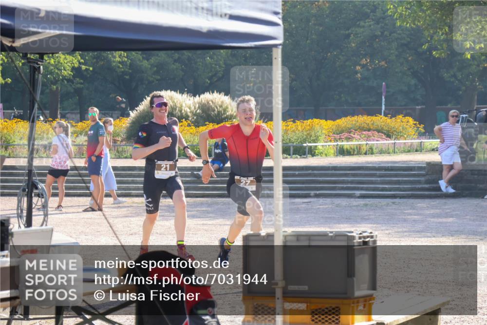 08.09.2024 - Stadtparktriathlon Luisa Fischer http://msf.ph/oto/7031944 08.09.2024 09:43:09 Ziel 21, 27 meine-sportfotos.de