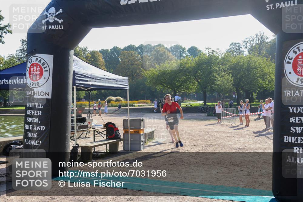 08.09.2024 - Stadtparktriathlon Luisa Fischer http://msf.ph/oto/7031956 08.09.2024 09:43:10 Ziel 21, 27, 63 meine-sportfotos.de