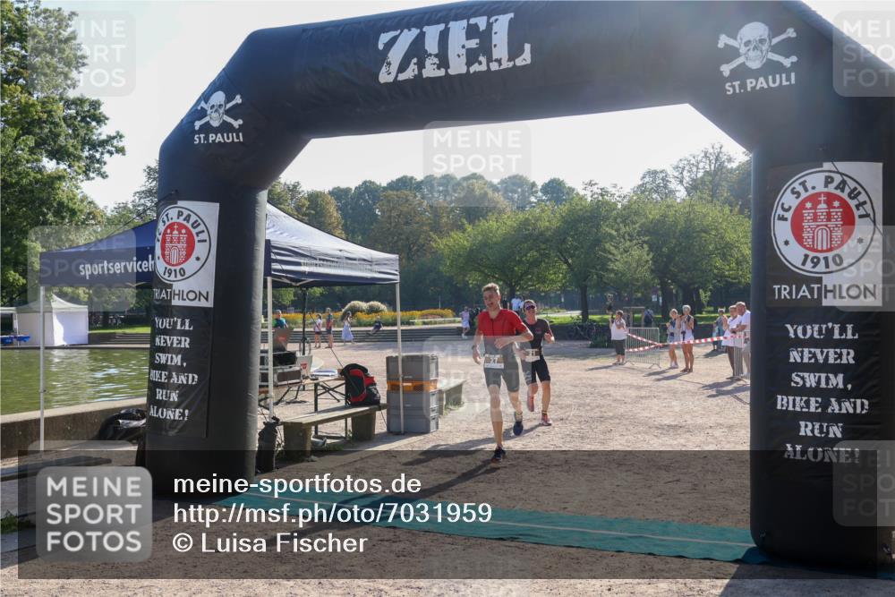 08.09.2024 - Stadtparktriathlon Luisa Fischer http://msf.ph/oto/7031959 08.09.2024 09:43:11 Ziel 21, 27, 63 meine-sportfotos.de