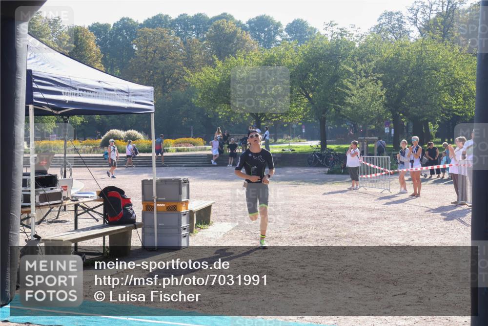 08.09.2024 - Stadtparktriathlon Luisa Fischer http://msf.ph/oto/7031991 08.09.2024 09:43:21 Ziel 63, 80 meine-sportfotos.de