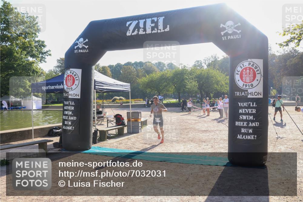 08.09.2024 - Stadtparktriathlon Luisa Fischer http://msf.ph/oto/7032031 08.09.2024 09:43:53 Ziel 42 meine-sportfotos.de