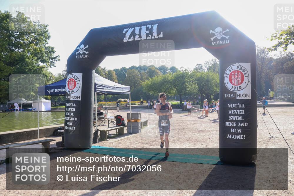 08.09.2024 - Stadtparktriathlon Luisa Fischer http://msf.ph/oto/7032056 08.09.2024 09:44:15 Ziel 26 meine-sportfotos.de