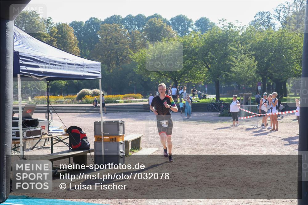 08.09.2024 - Stadtparktriathlon Luisa Fischer http://msf.ph/oto/7032078 08.09.2024 09:44:31 Ziel 20, 56 meine-sportfotos.de