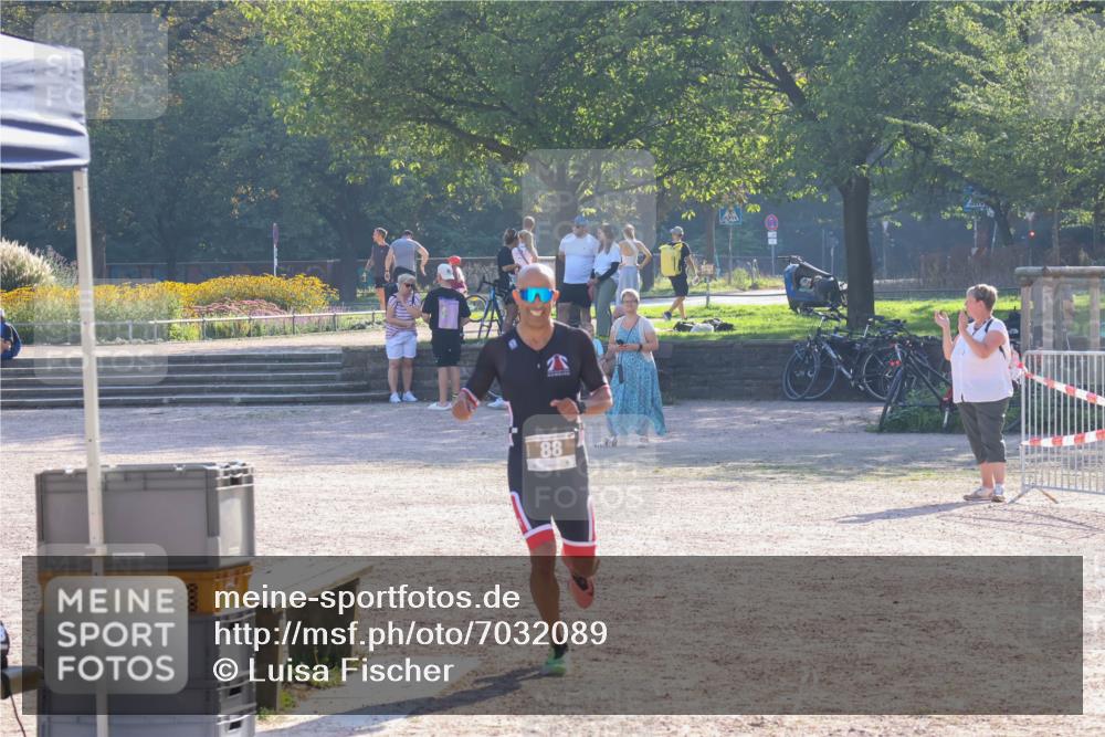 08.09.2024 - Stadtparktriathlon Luisa Fischer http://msf.ph/oto/7032089 08.09.2024 09:44:45 Ziel 88 meine-sportfotos.de
