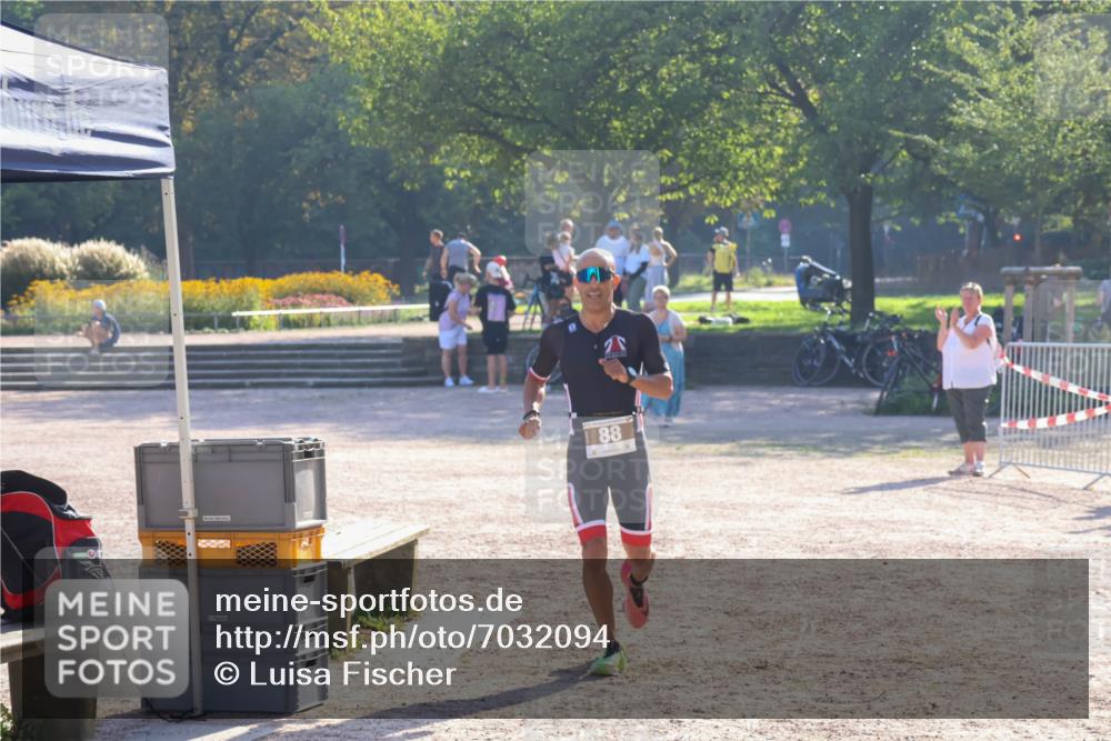 08.09.2024 - Stadtparktriathlon Luisa Fischer http://msf.ph/oto/7032094 08.09.2024 09:44:46 Ziel 88 meine-sportfotos.de