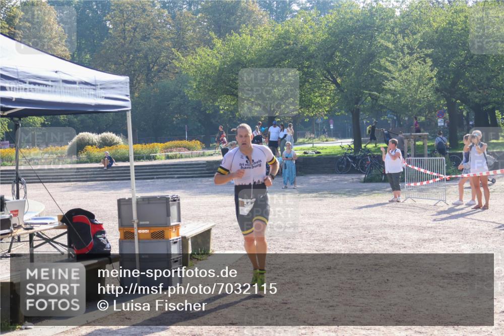 08.09.2024 - Stadtparktriathlon Luisa Fischer http://msf.ph/oto/7032115 08.09.2024 09:44:52 Ziel 54, 88 meine-sportfotos.de