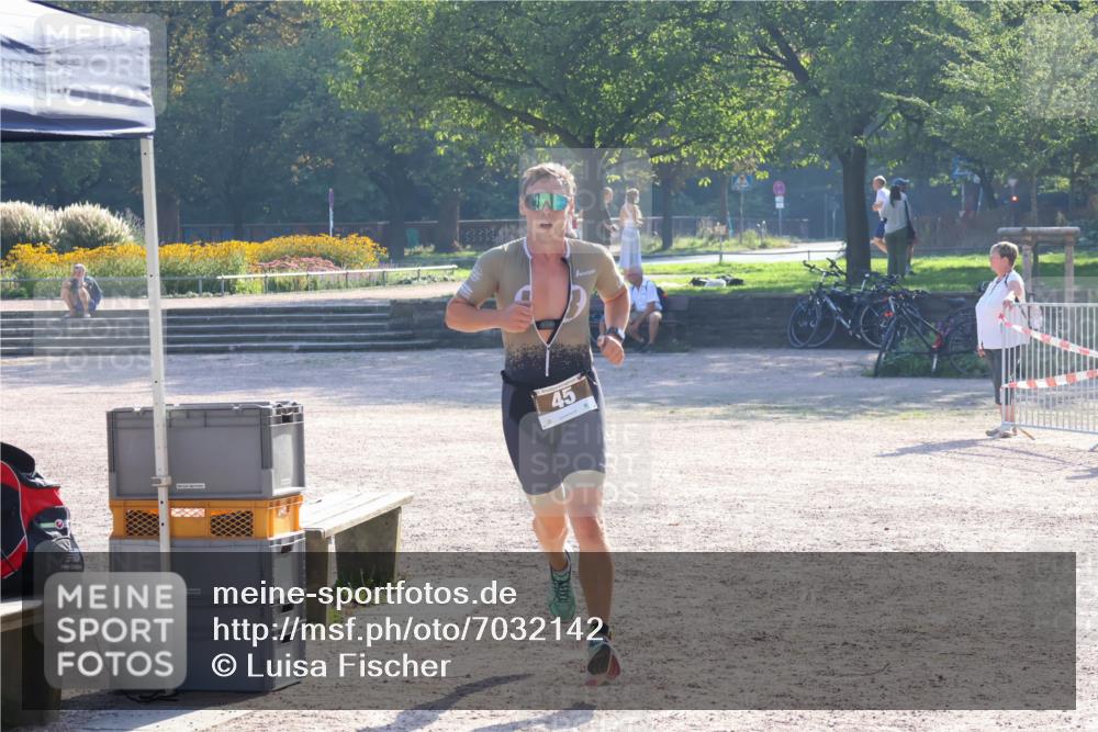 08.09.2024 - Stadtparktriathlon Luisa Fischer http://msf.ph/oto/7032142 08.09.2024 09:46:09 Ziel 45 meine-sportfotos.de