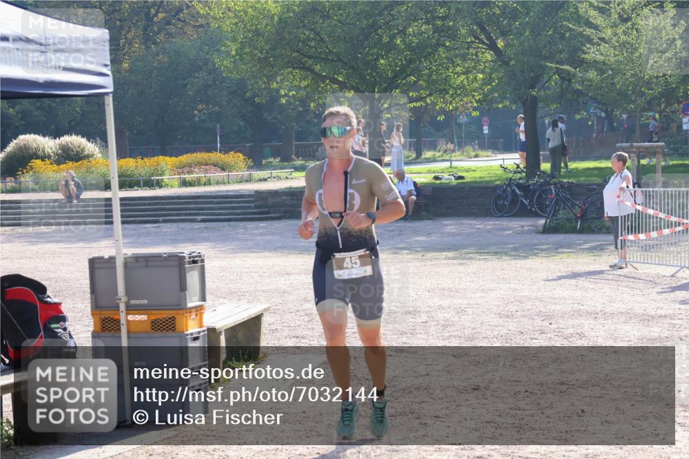 08.09.2024 - Stadtparktriathlon Luisa Fischer http://msf.ph/oto/7032144 08.09.2024 09:46:09 Ziel 45 meine-sportfotos.de
