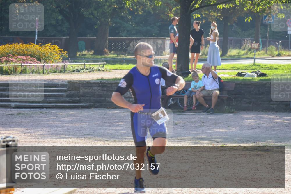 08.09.2024 - Stadtparktriathlon Luisa Fischer http://msf.ph/oto/7032157 08.09.2024 09:46:23 Ziel 4 meine-sportfotos.de
