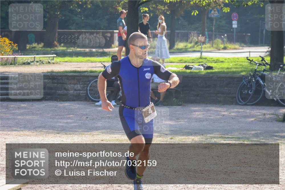 08.09.2024 - Stadtparktriathlon Luisa Fischer http://msf.ph/oto/7032159 08.09.2024 09:46:23 Ziel 4 meine-sportfotos.de