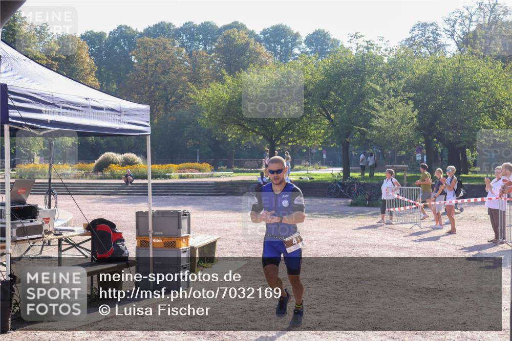 08.09.2024 - Stadtparktriathlon Luisa Fischer http://msf.ph/oto/7032169 08.09.2024 09:46:25 Ziel 4 meine-sportfotos.de