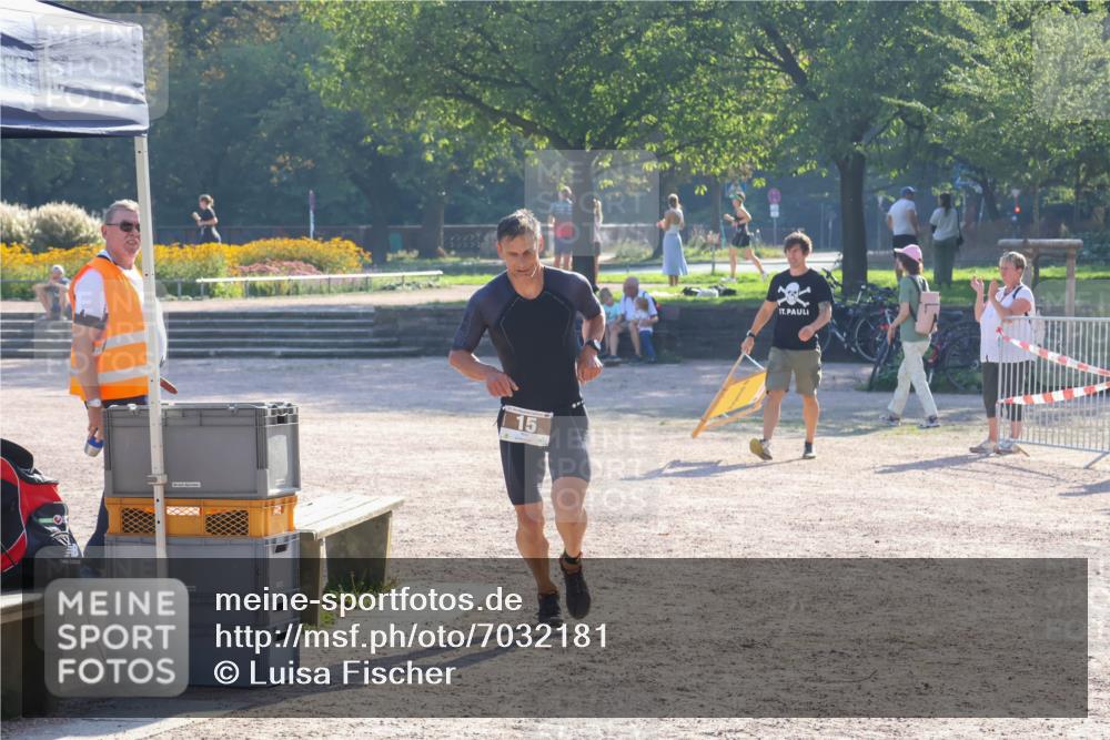 08.09.2024 - Stadtparktriathlon Luisa Fischer http://msf.ph/oto/7032181 08.09.2024 09:46:42 Ziel 15 meine-sportfotos.de