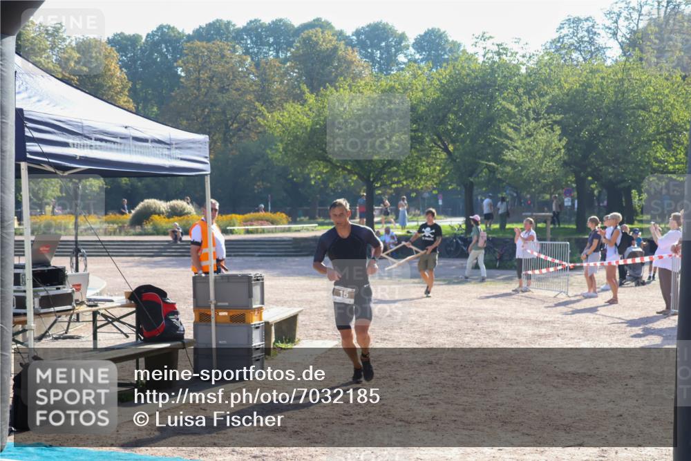 08.09.2024 - Stadtparktriathlon Luisa Fischer http://msf.ph/oto/7032185 08.09.2024 09:46:43 Ziel 15 meine-sportfotos.de