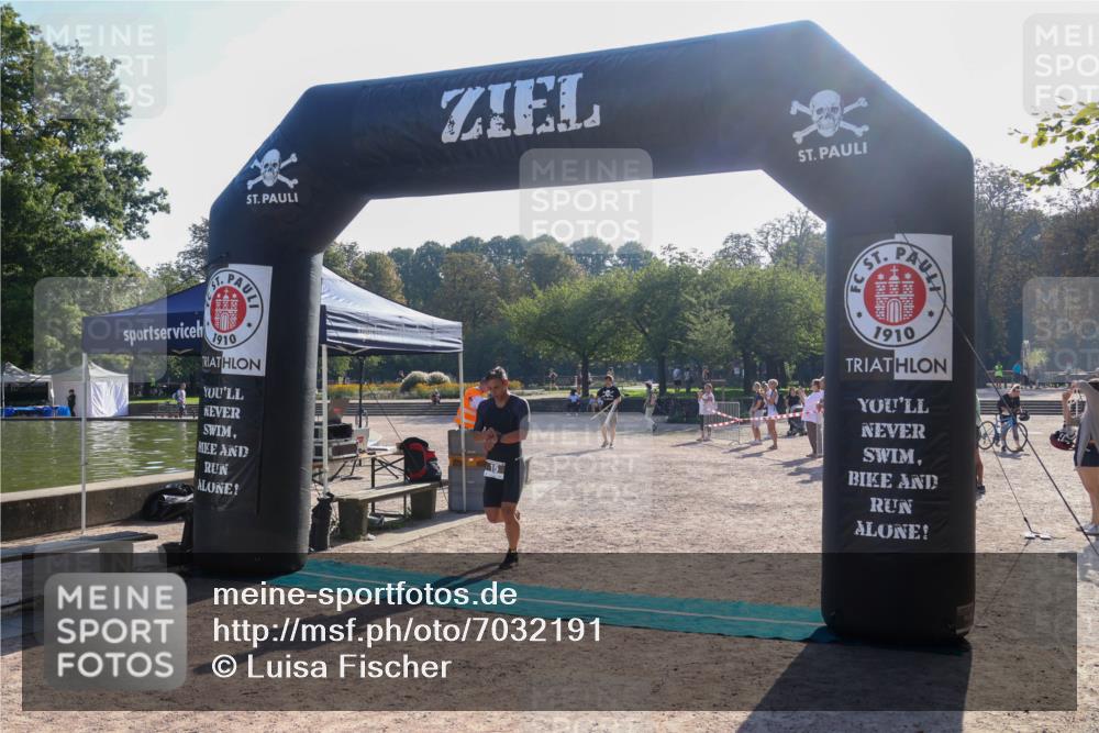 08.09.2024 - Stadtparktriathlon Luisa Fischer http://msf.ph/oto/7032191 08.09.2024 09:46:44 Ziel 15 meine-sportfotos.de