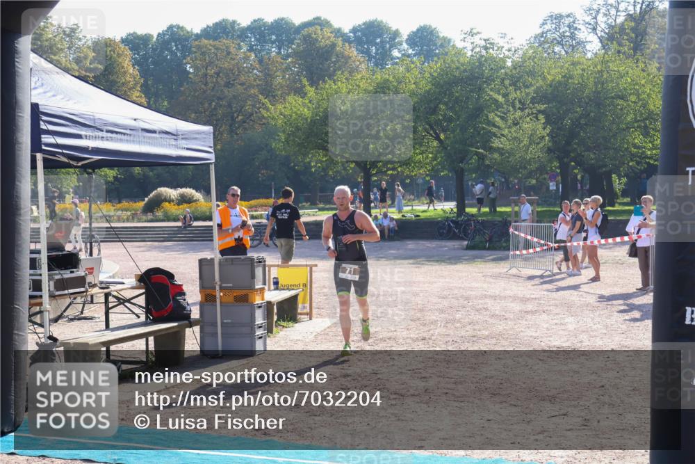 08.09.2024 - Stadtparktriathlon Luisa Fischer http://msf.ph/oto/7032204 08.09.2024 09:46:57 Ziel 71 meine-sportfotos.de