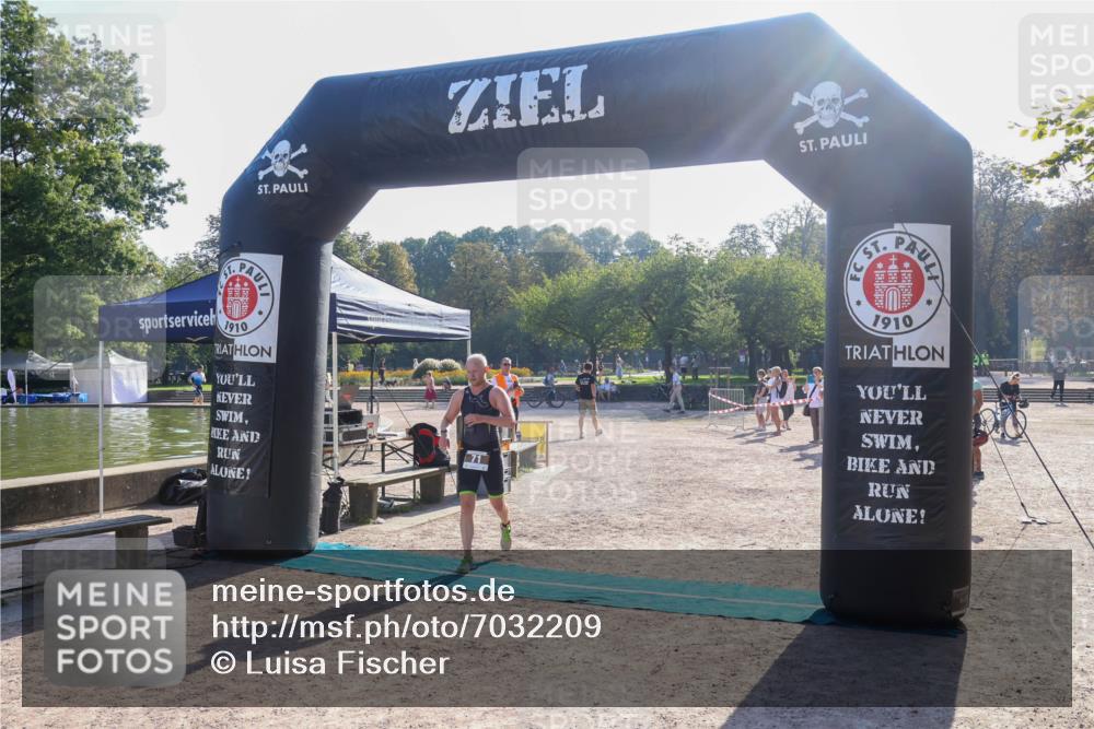 08.09.2024 - Stadtparktriathlon Luisa Fischer http://msf.ph/oto/7032209 08.09.2024 09:46:59 Ziel 71 meine-sportfotos.de
