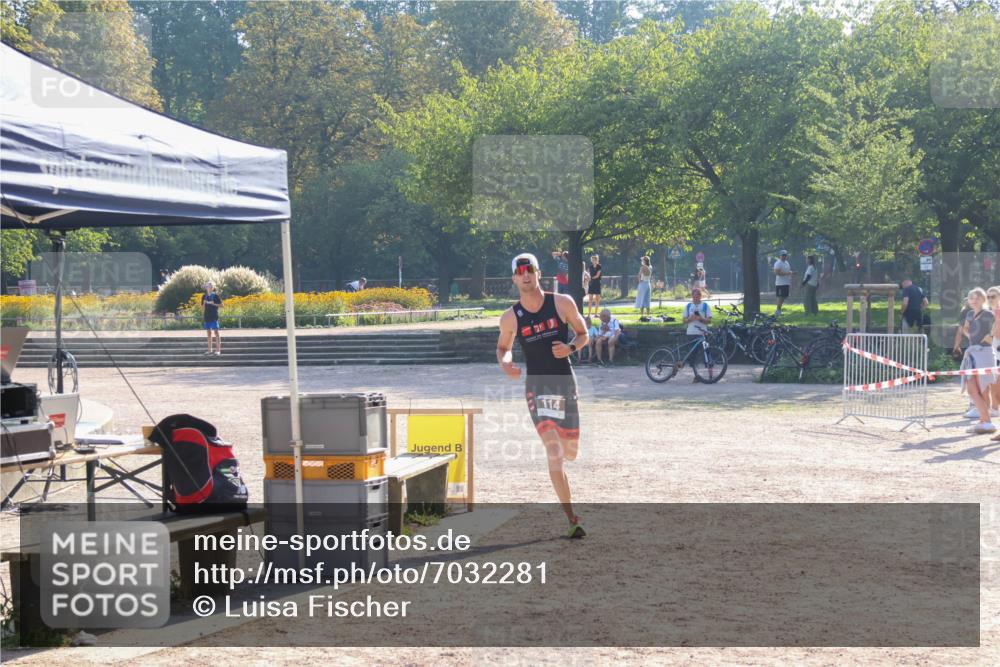 08.09.2024 - Stadtparktriathlon Luisa Fischer http://msf.ph/oto/7032281 08.09.2024 09:47:54 Ziel 114 meine-sportfotos.de