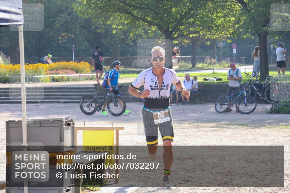08.09.2024 - Stadtparktriathlon Luisa Fischer http://msf.ph/oto/7032297 08.09.2024 09:48:33 Ziel 60 meine-sportfotos.de