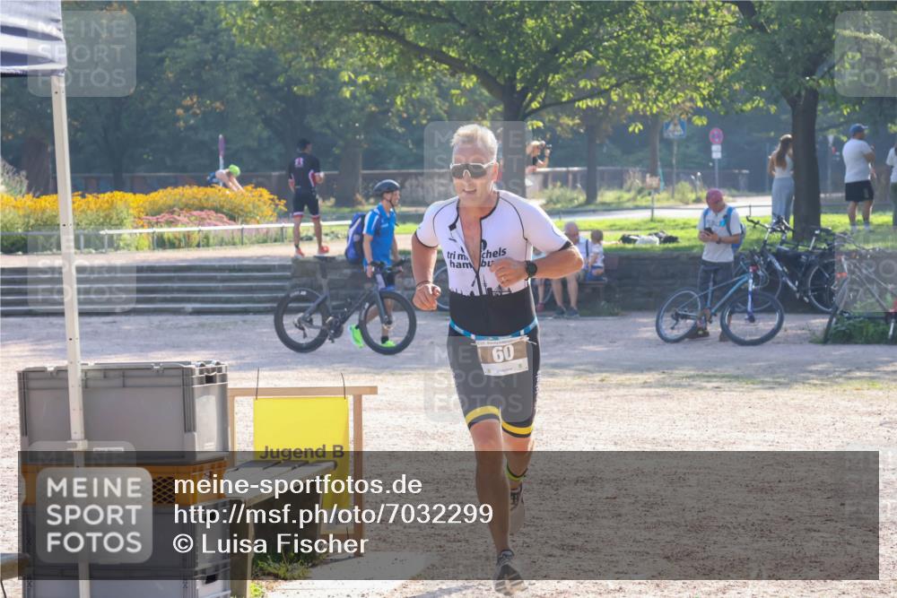08.09.2024 - Stadtparktriathlon Luisa Fischer http://msf.ph/oto/7032299 08.09.2024 09:48:33 Ziel 60 meine-sportfotos.de