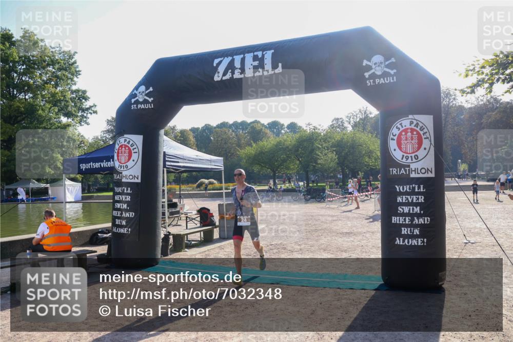 08.09.2024 - Stadtparktriathlon Luisa Fischer http://msf.ph/oto/7032348 08.09.2024 09:49:26 Ziel 24 meine-sportfotos.de