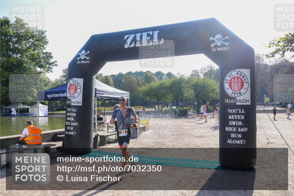 08.09.2024 - Stadtparktriathlon Luisa Fischer http://msf.ph/oto/7032350 08.09.2024 09:49:27 Ziel 24 meine-sportfotos.de