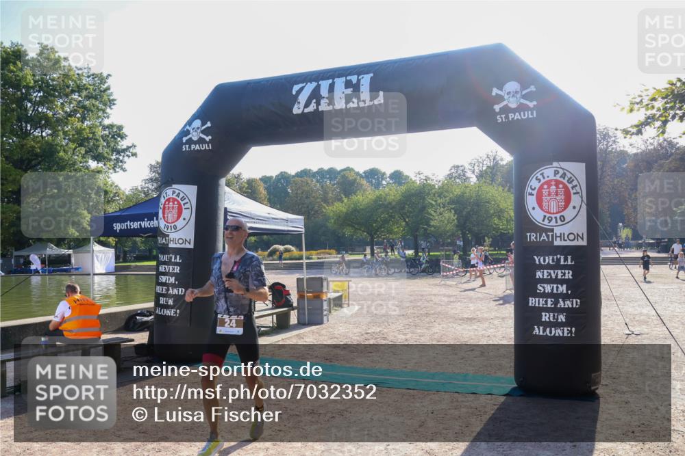 08.09.2024 - Stadtparktriathlon Luisa Fischer http://msf.ph/oto/7032352 08.09.2024 09:49:27 Ziel 24 meine-sportfotos.de