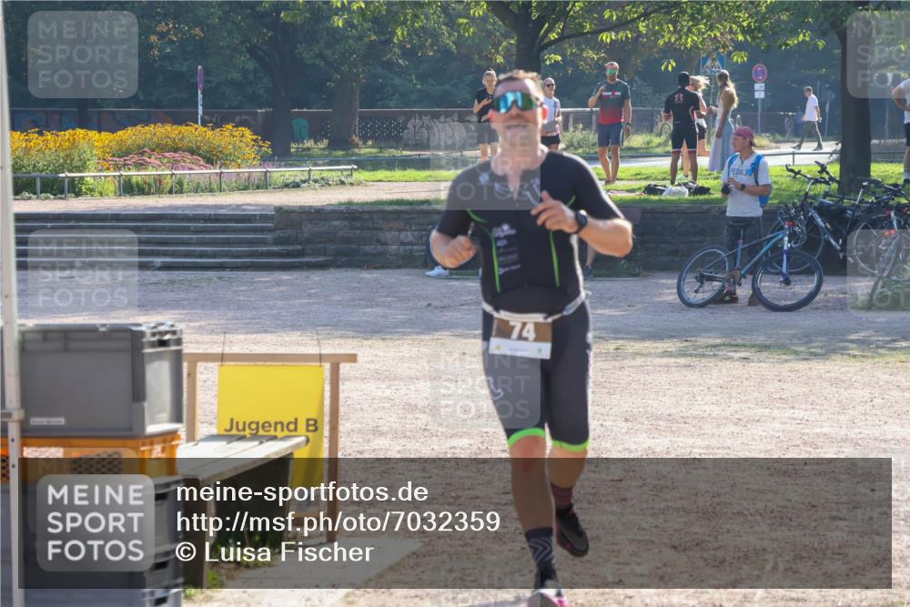 08.09.2024 - Stadtparktriathlon Luisa Fischer http://msf.ph/oto/7032359 08.09.2024 09:49:39 Ziel 61, 74 meine-sportfotos.de