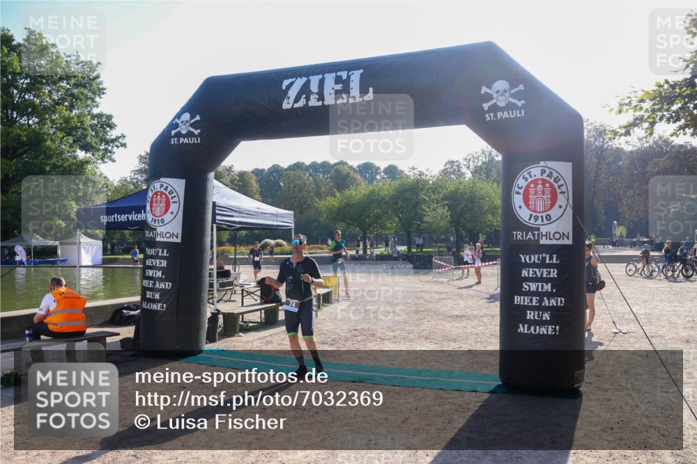 08.09.2024 - Stadtparktriathlon Luisa Fischer http://msf.ph/oto/7032369 08.09.2024 09:49:41 Ziel 61, 72, 74 meine-sportfotos.de
