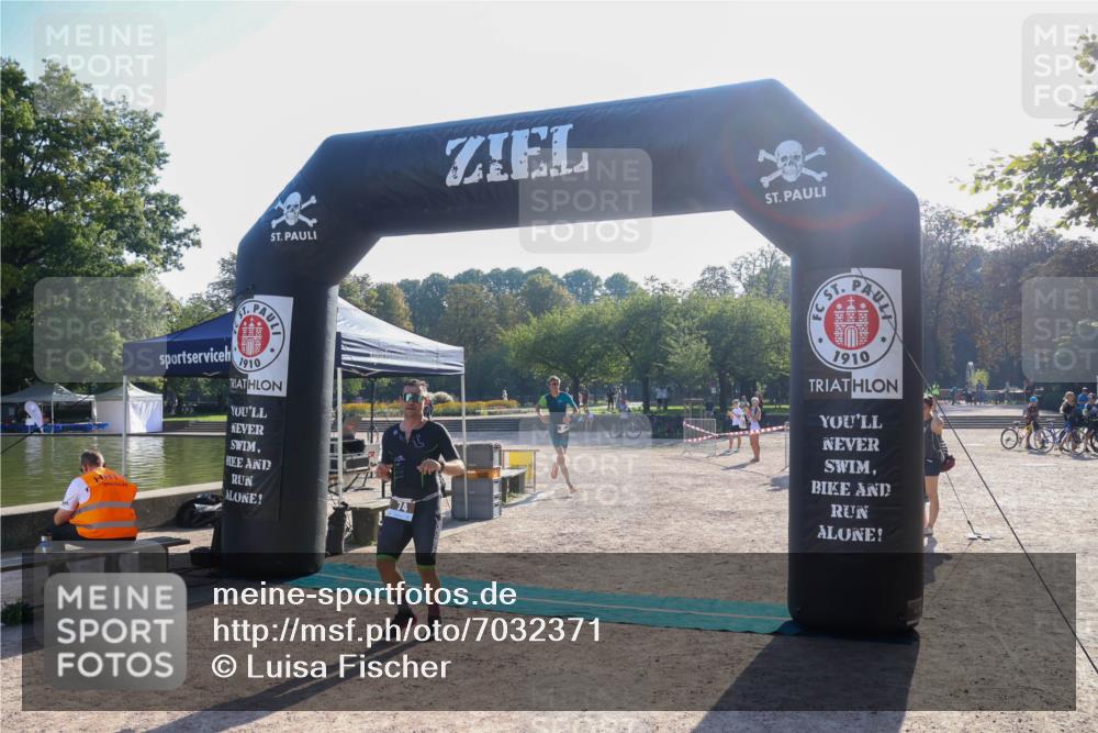 08.09.2024 - Stadtparktriathlon Luisa Fischer http://msf.ph/oto/7032371 08.09.2024 09:49:41 Ziel 61, 72, 74 meine-sportfotos.de