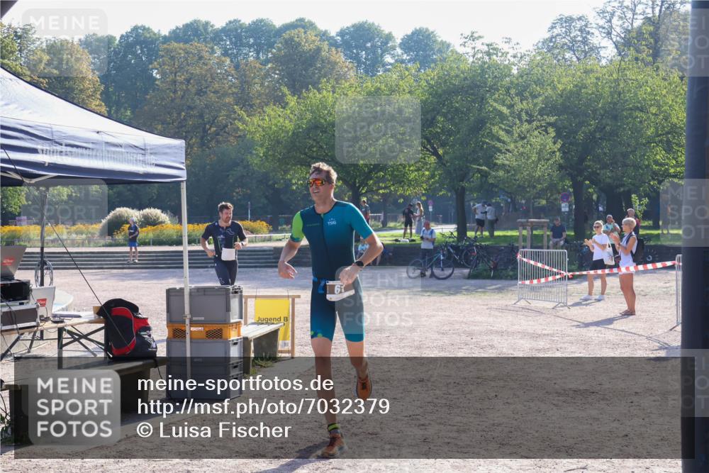 08.09.2024 - Stadtparktriathlon Luisa Fischer http://msf.ph/oto/7032379 08.09.2024 09:49:43 Ziel 61, 72, 74 meine-sportfotos.de