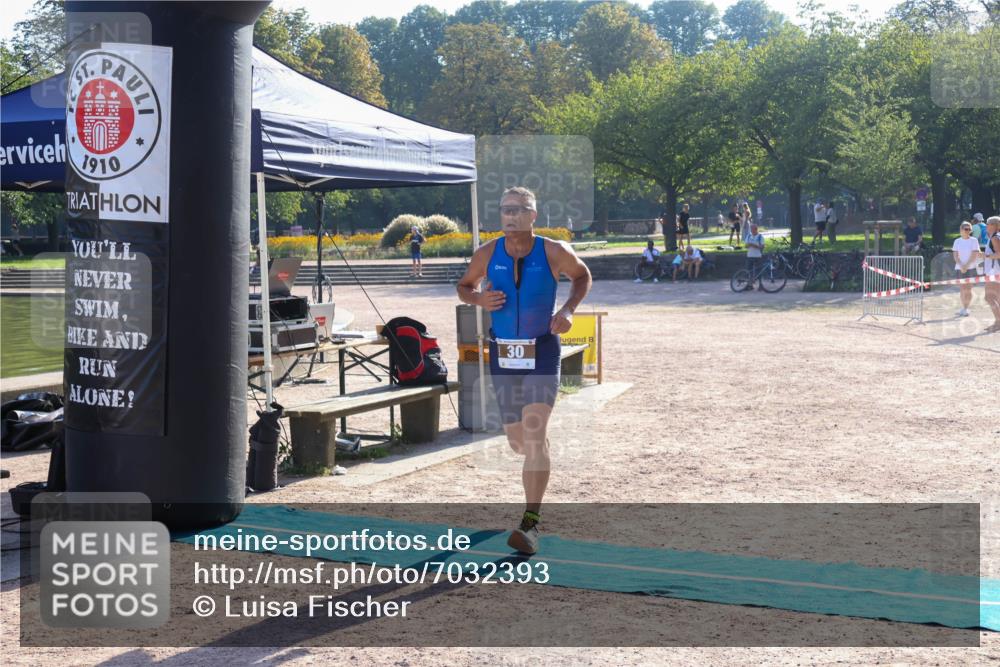 08.09.2024 - Stadtparktriathlon Luisa Fischer http://msf.ph/oto/7032393 08.09.2024 09:49:50 Ziel 30, 61, 72 meine-sportfotos.de
