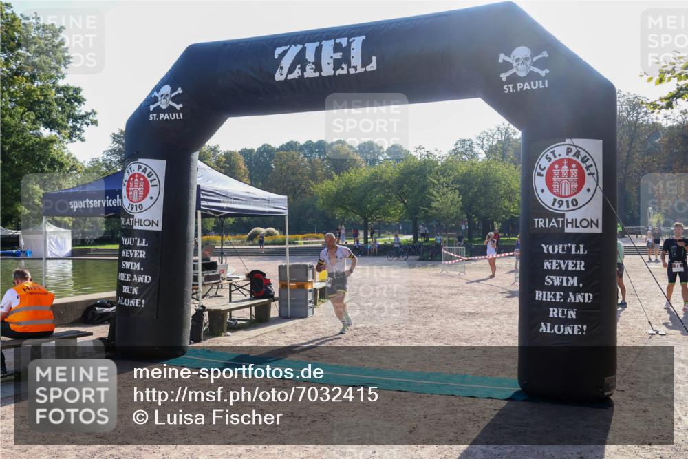 08.09.2024 - Stadtparktriathlon Luisa Fischer http://msf.ph/oto/7032415 08.09.2024 09:50:27 Ziel 57 meine-sportfotos.de