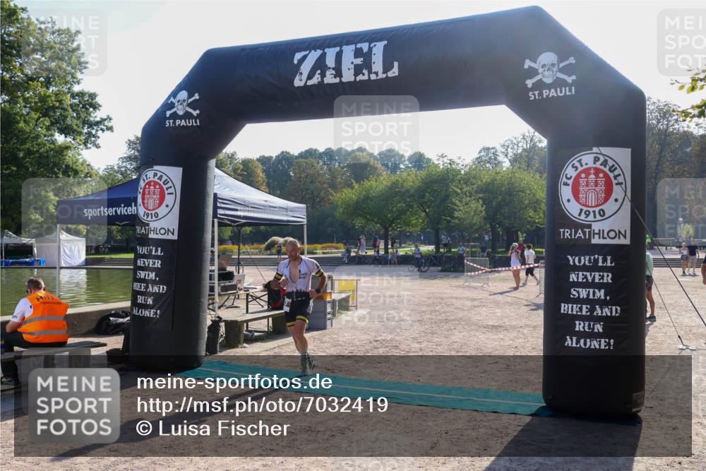 08.09.2024 - Stadtparktriathlon Luisa Fischer http://msf.ph/oto/7032419 08.09.2024 09:50:28 Ziel 57 meine-sportfotos.de